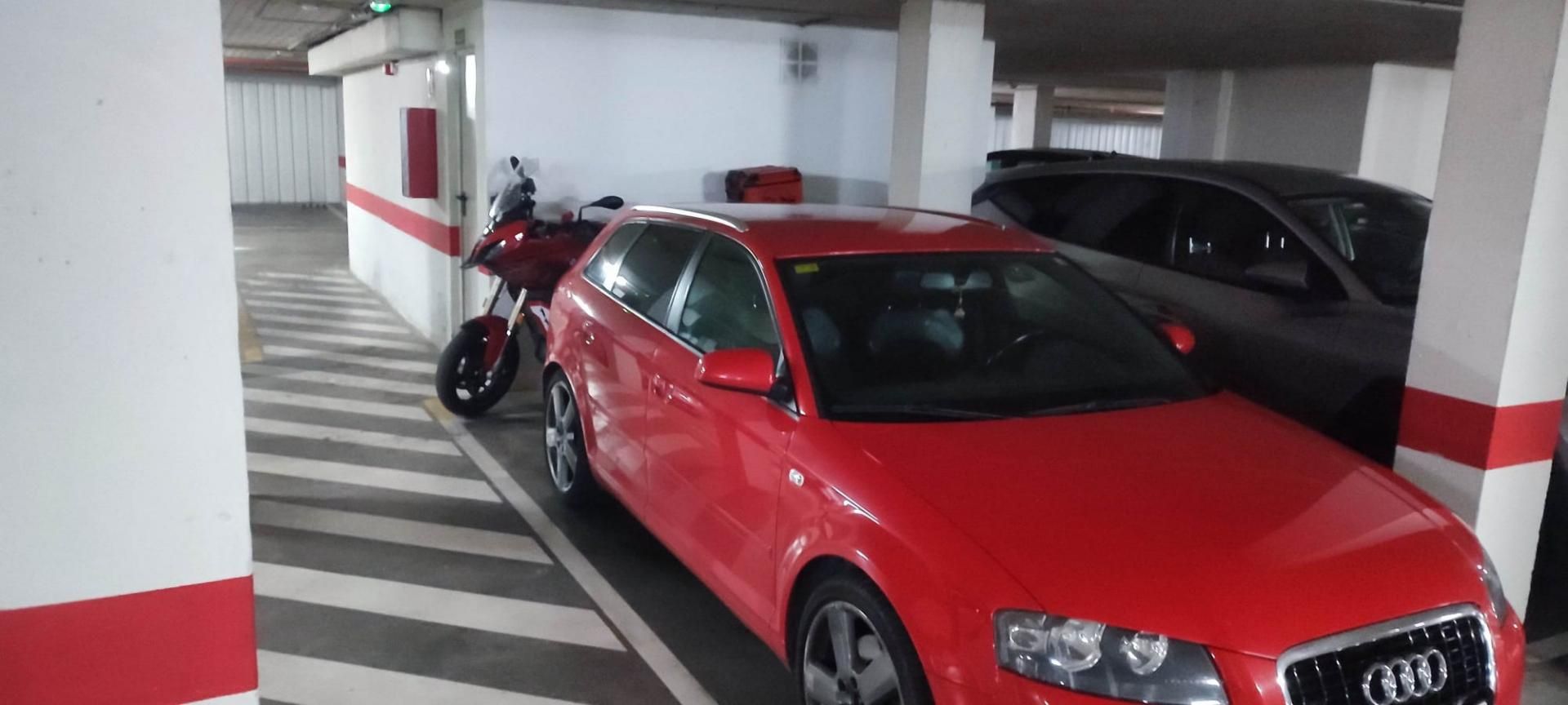 Garage for sale in Avenida Doctor Fedriani, 47, El Torrejón - El Cerezo Parking of Garage for sale in Sevilla Capital