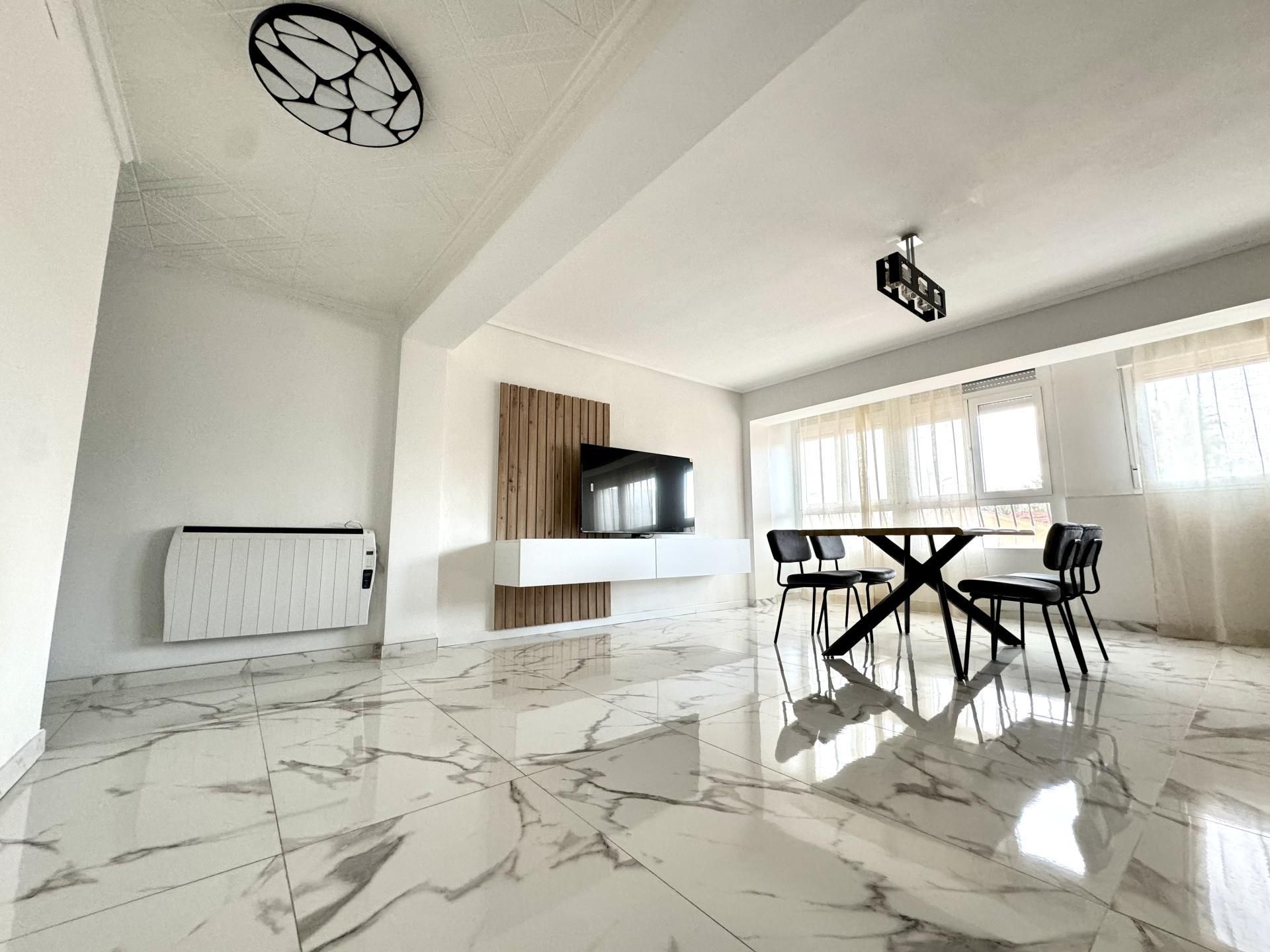 Living room of Flat to rent in Elda  with Air Conditioner, Heating and Furnished