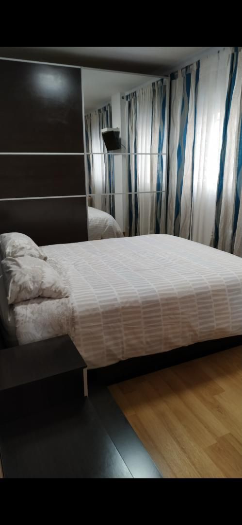 Bedroom of Flat to share in Málaga Capital  with Air Conditioner, Heating and Parquet flooring