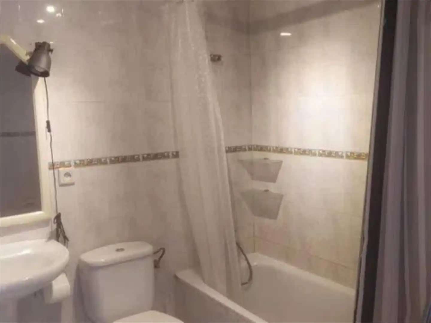 Flat for sale in Calle Identidad, 8, Fuente Alegre - El Chaparral - Los Morales Bathroom of Flat for sale in Málaga with Air Conditioner, Heating and Terrace