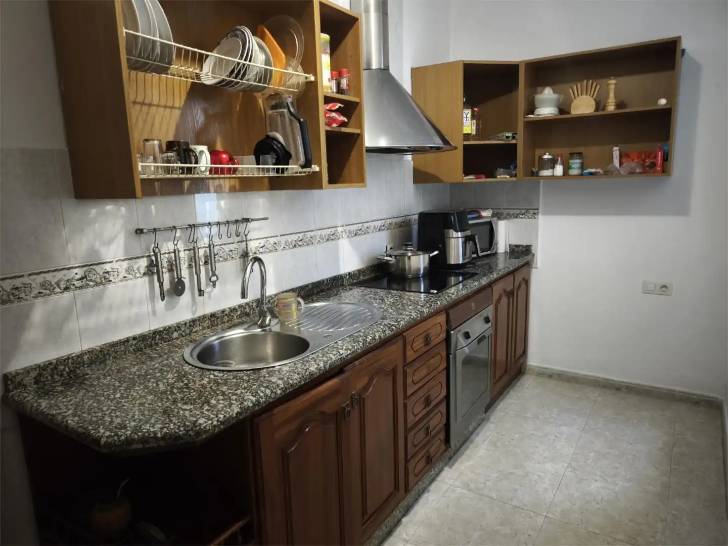 Piso en venta en Calle Zzz, 28, San Francisco Javier - Argana Baja Cocina de Piso en venta en Arrecife con Horno y Microondas
