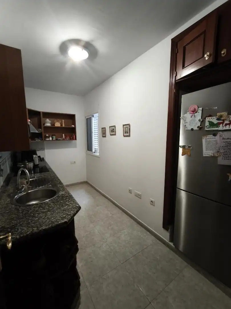 Piso en venta en Calle Zzz, 28, San Francisco Javier - Argana Baja Cocina de Piso en venta en Arrecife con Horno y Microondas