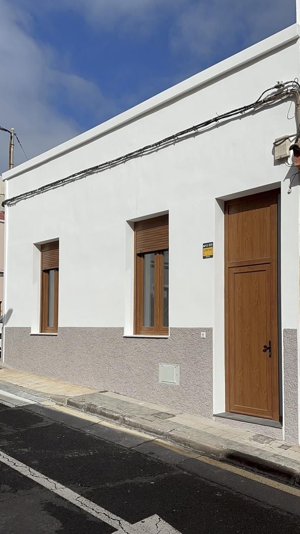 Exterior view of House or chalet for sale in San Cristóbal de la Laguna  with Terrace