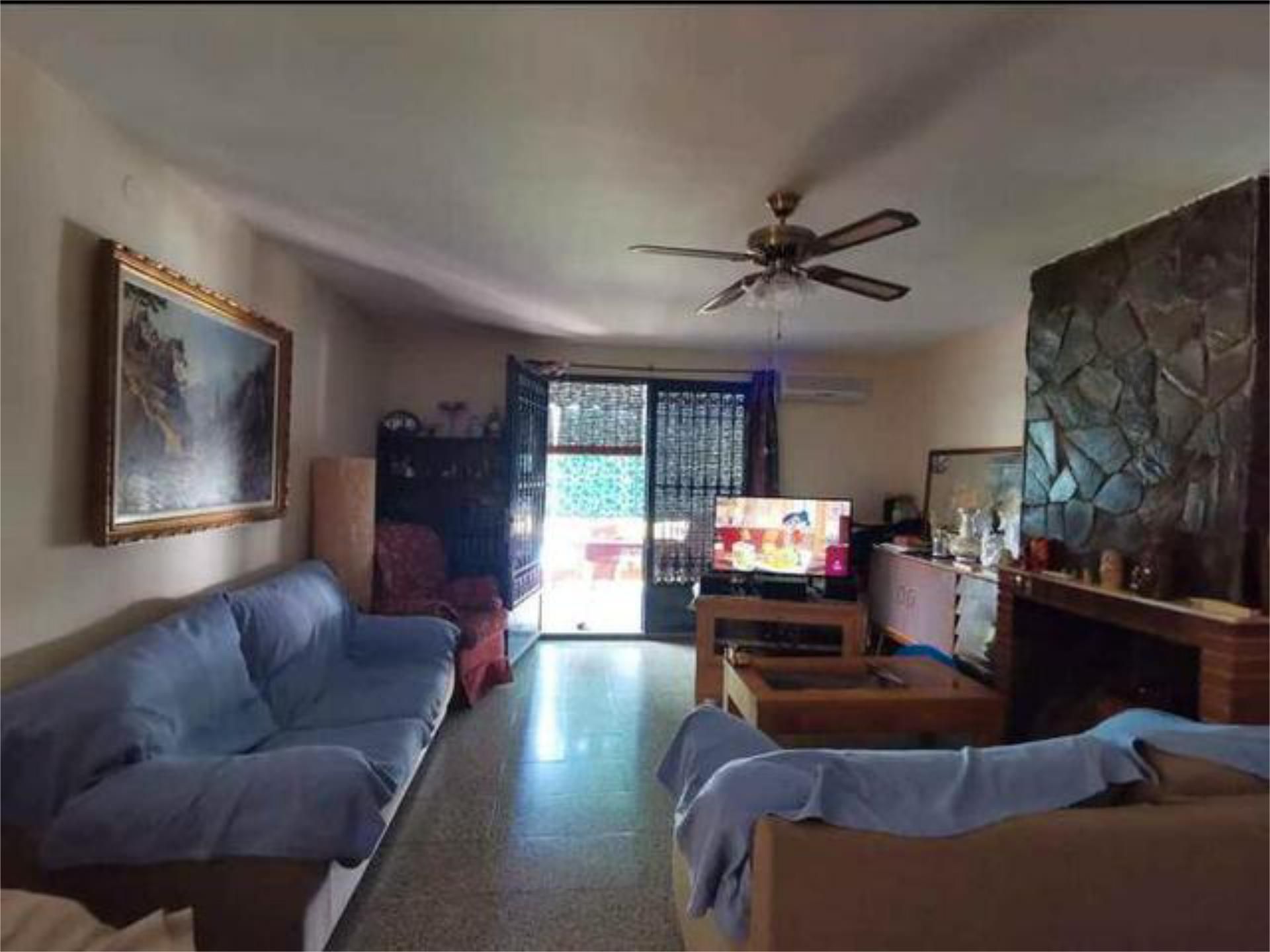Living room of Single-family semi-detached for sale in  Jaén Capital