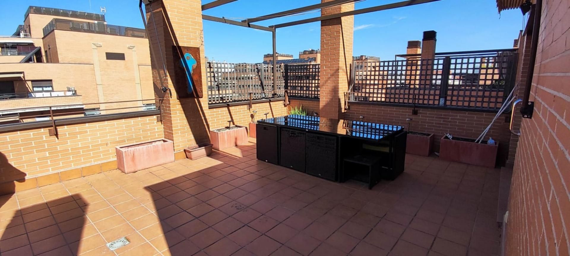 Terraza de Piso en venta en  Madrid Capital con Calefacción, Terraza y Piscina comunitaria