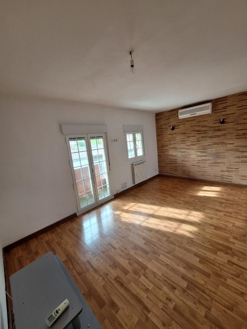 Sala d'estar de Pis de lloguer en  Zaragoza Capital amb Aire condicionat, Calefacció i Parquet