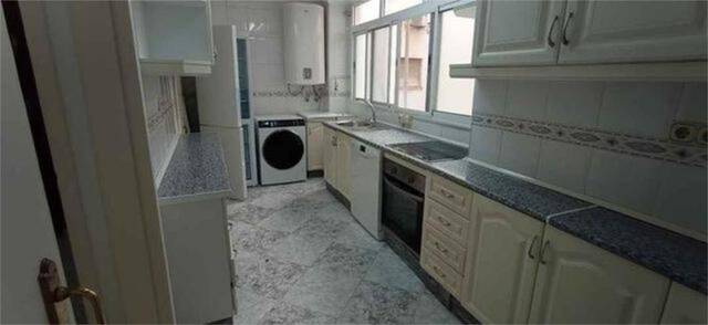 Piso en Alquiler en Parque Ayala - Jardín de la Abadía - Huelín