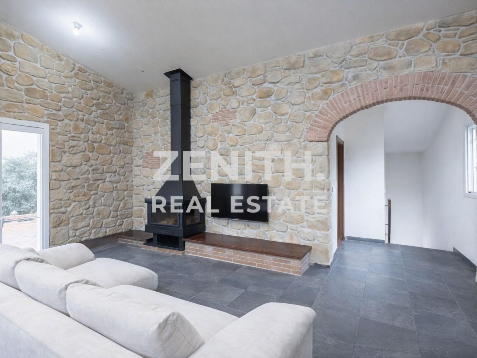 Sala d'estar de Casa o xalet en venda en Bescanó amb Aire condicionat, Calefacció i Jardí privat