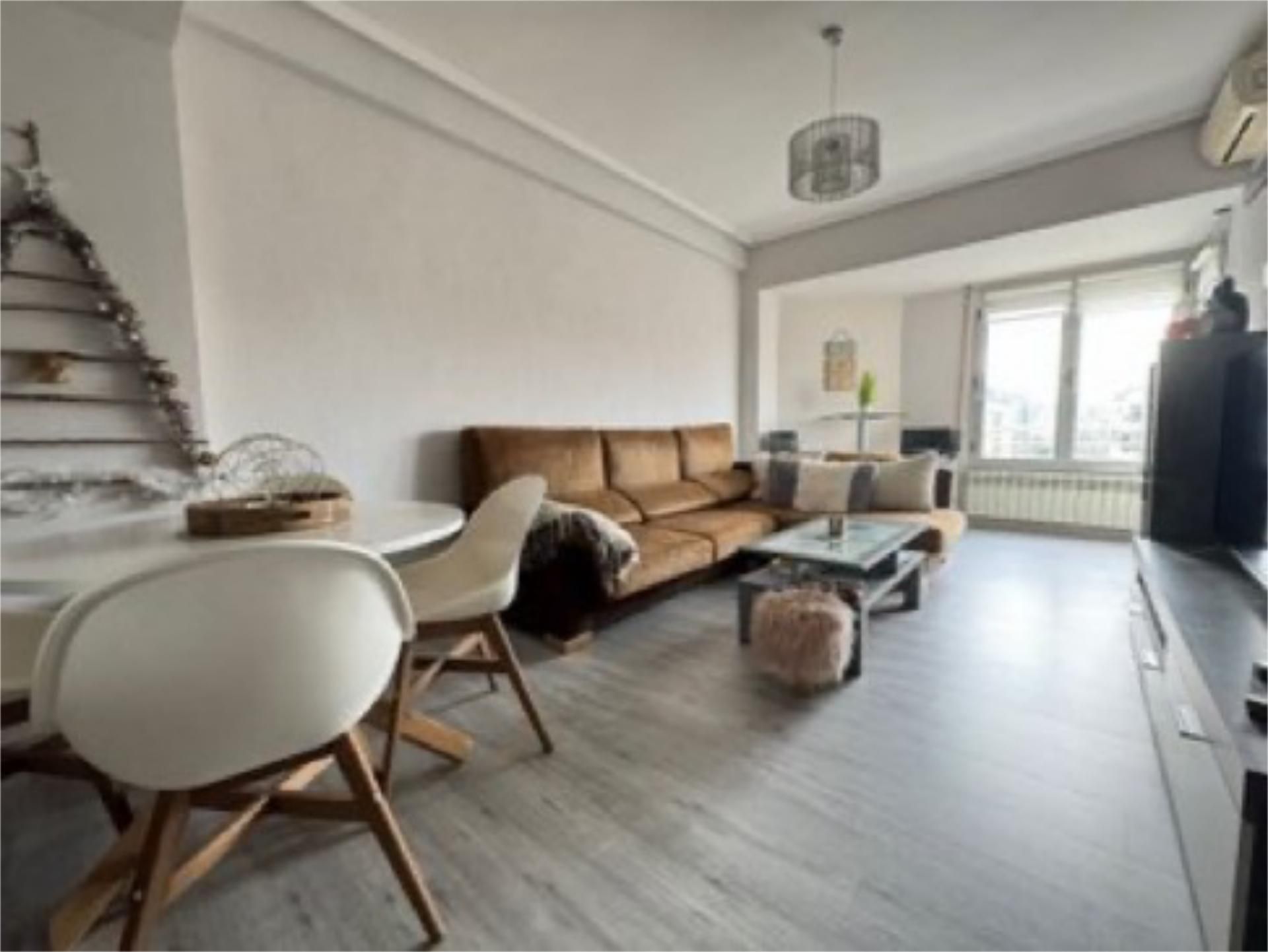 Living room of Flat for share in  Logroño  with Heating, Parquet flooring and Terrace