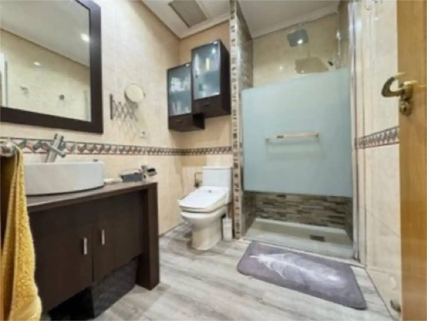 Habitación en Avenida de la Paz, 83, San Millán - Ayuntamiento Baño de Piso para compartir en Logroño con Calefacción, Parquet y Terraza