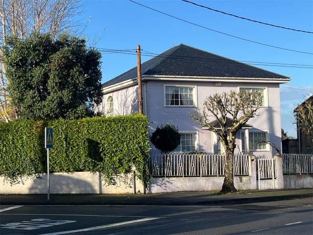 Casa-chalet en Venta en Avenida de Venezuela, 51 en Oleiros pueblo