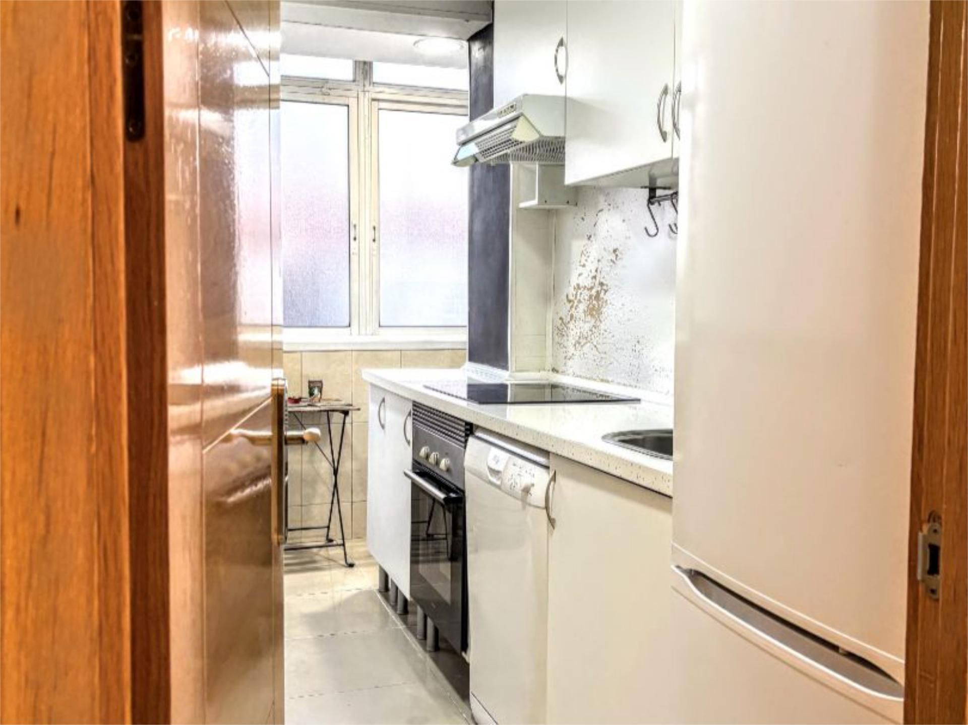 Cocina de Piso en venta en  Madrid Capital con Terraza