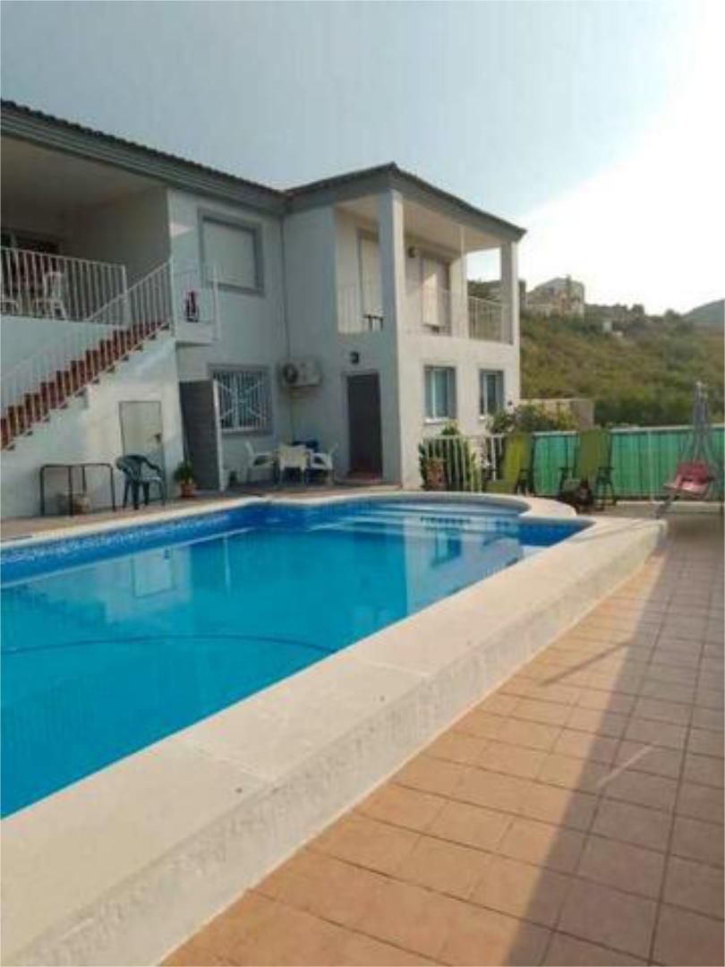 Piscina de Casa adosada en venda en Turís amb Calefacció, Jardí privat i Terrassa