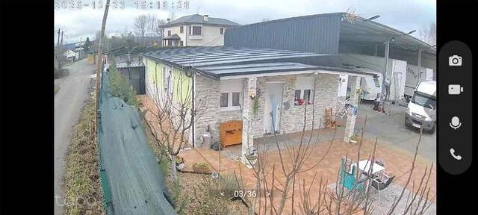 Vista exterior de Casa adosada en venda en Ponferrada amb Calefacció, Jardí privat i Terrassa