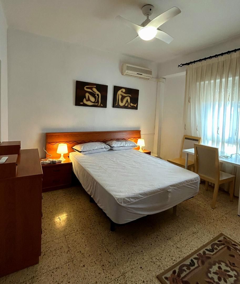 Dormitori de Pis de lloguer en La Vall d'Uixó amb Aire condicionat, Terrassa i Moblat