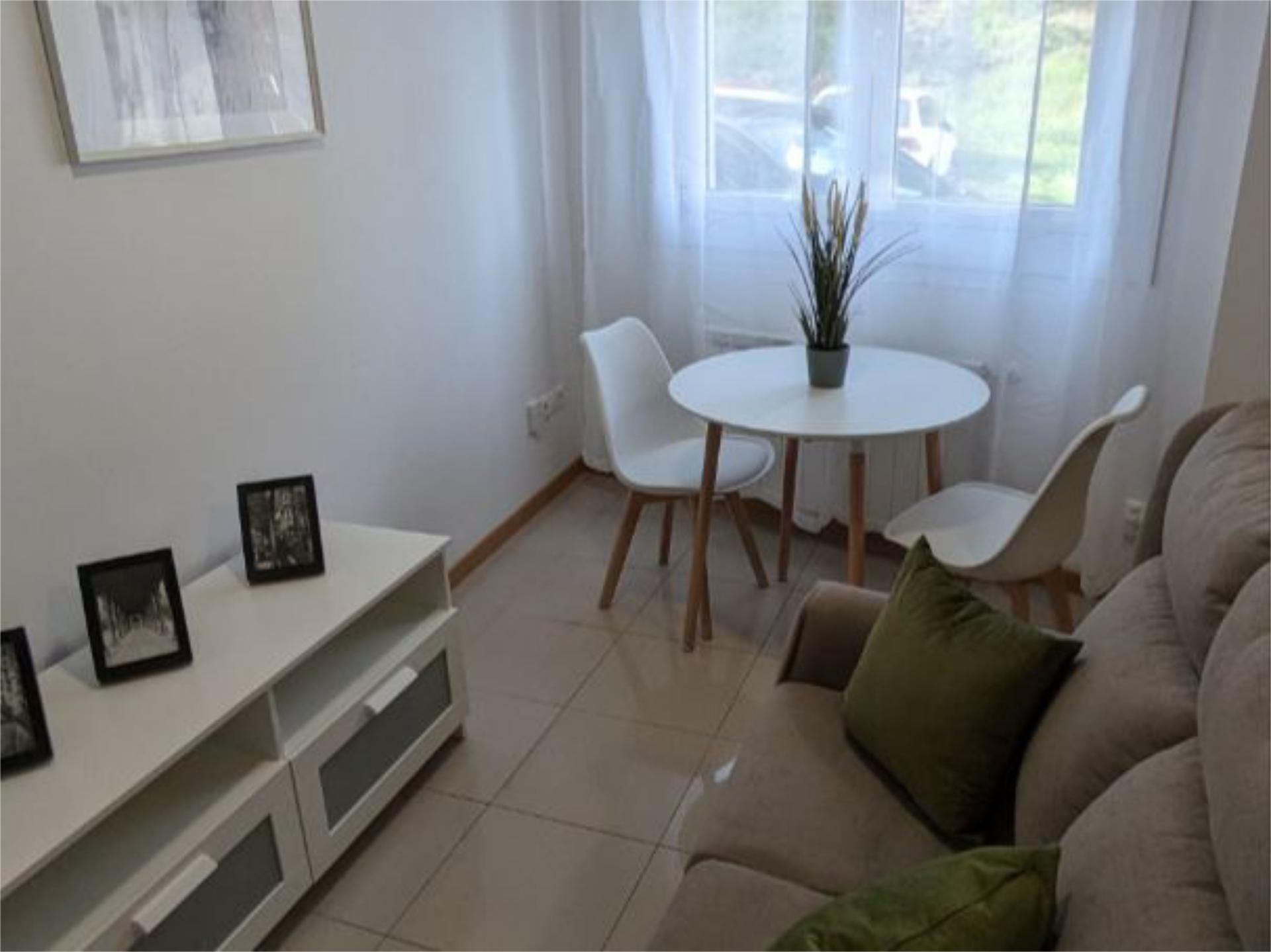 Pis de lloguer a Rúa Carmen Conde, 3, Oseiro