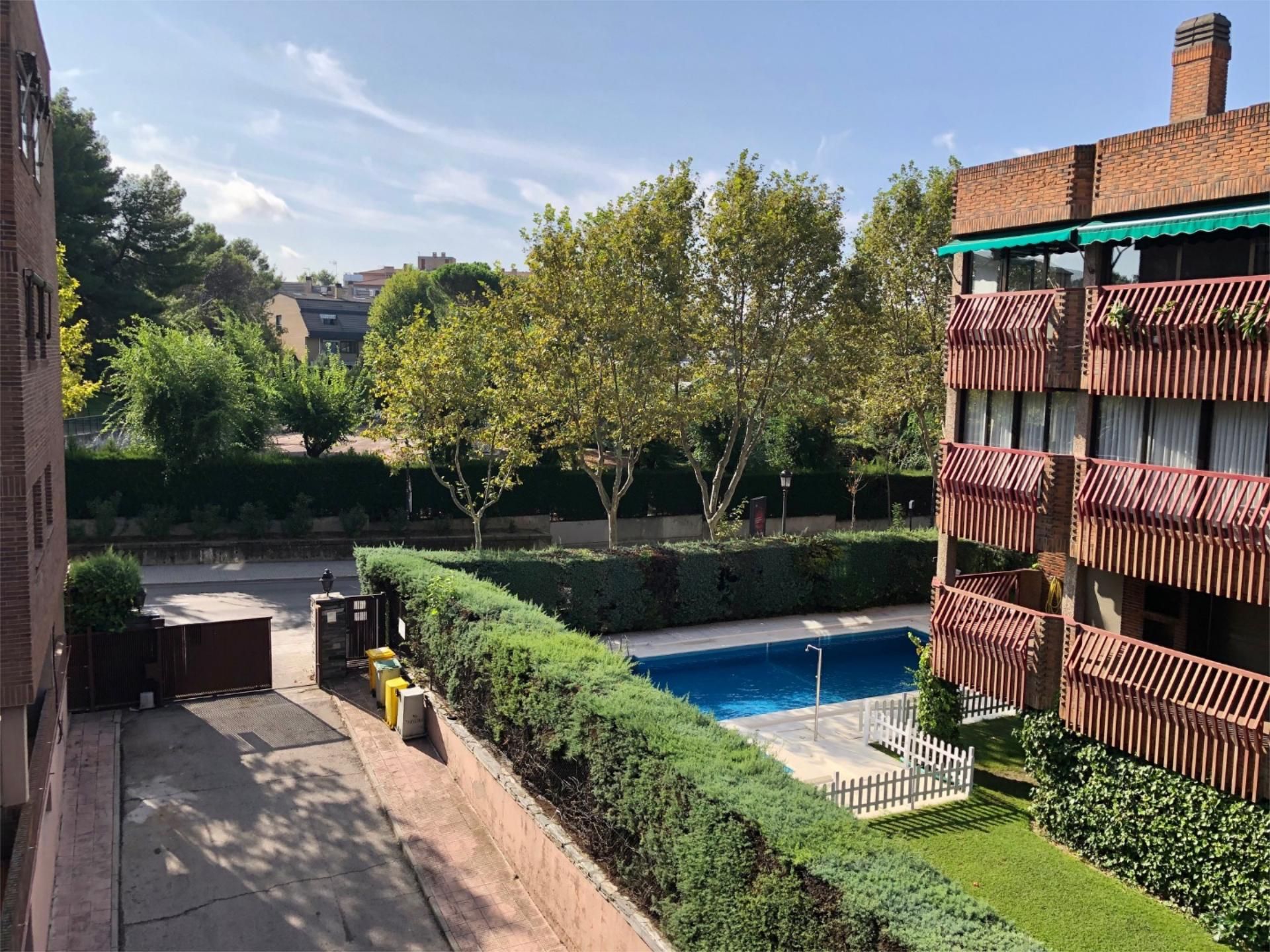 Piscina de Pis de lloguer en Pozuelo de Alarcón