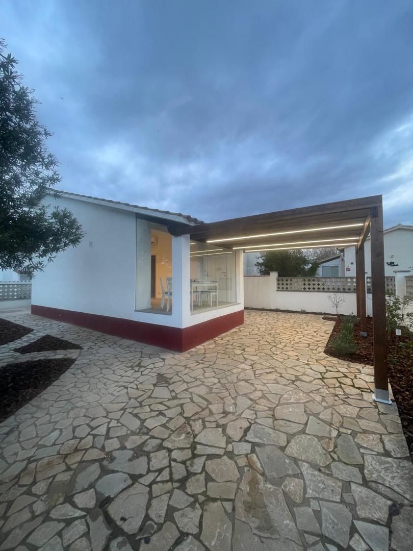 Casa o xalet en venda a Carrer de la Muga, 63a, Carlit - Montseny Vista exterior de Casa o xalet en venda en Empuriabrava amb Aire condicionat i Terrassa