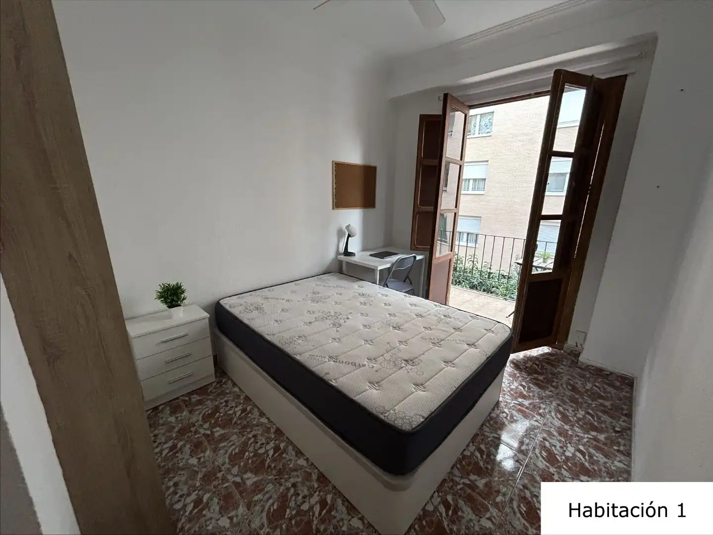 Room in Avinguda del Comte de Torrefiel, 23, El Llombo Bedroom of Flat for share in Ontinyent with Terrace, Storage room and Furnished