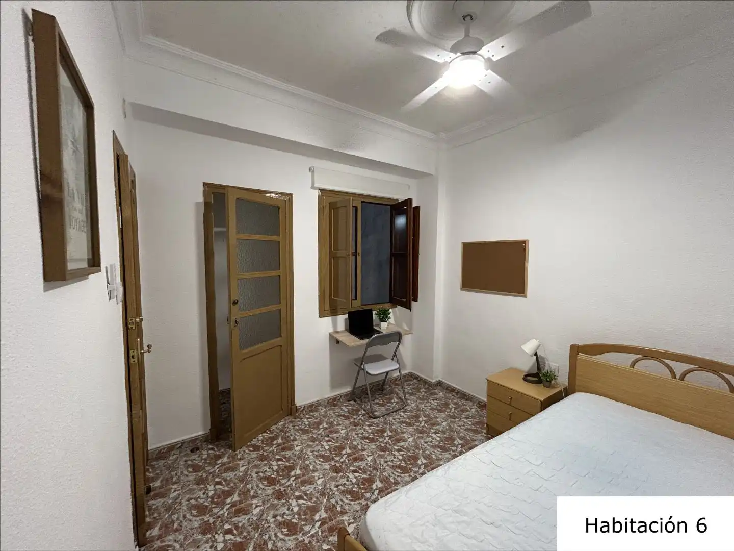 Room in Avinguda del Comte de Torrefiel, 23, El Llombo Bedroom of Flat for share in Ontinyent with Terrace, Storage room and Furnished