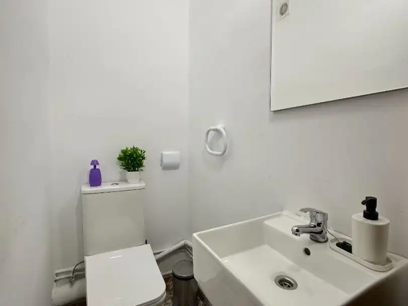 Room in Avinguda del Comte de Torrefiel, 23, El Llombo Bathroom of Flat for share in Ontinyent with Terrace, Storage room and Furnished