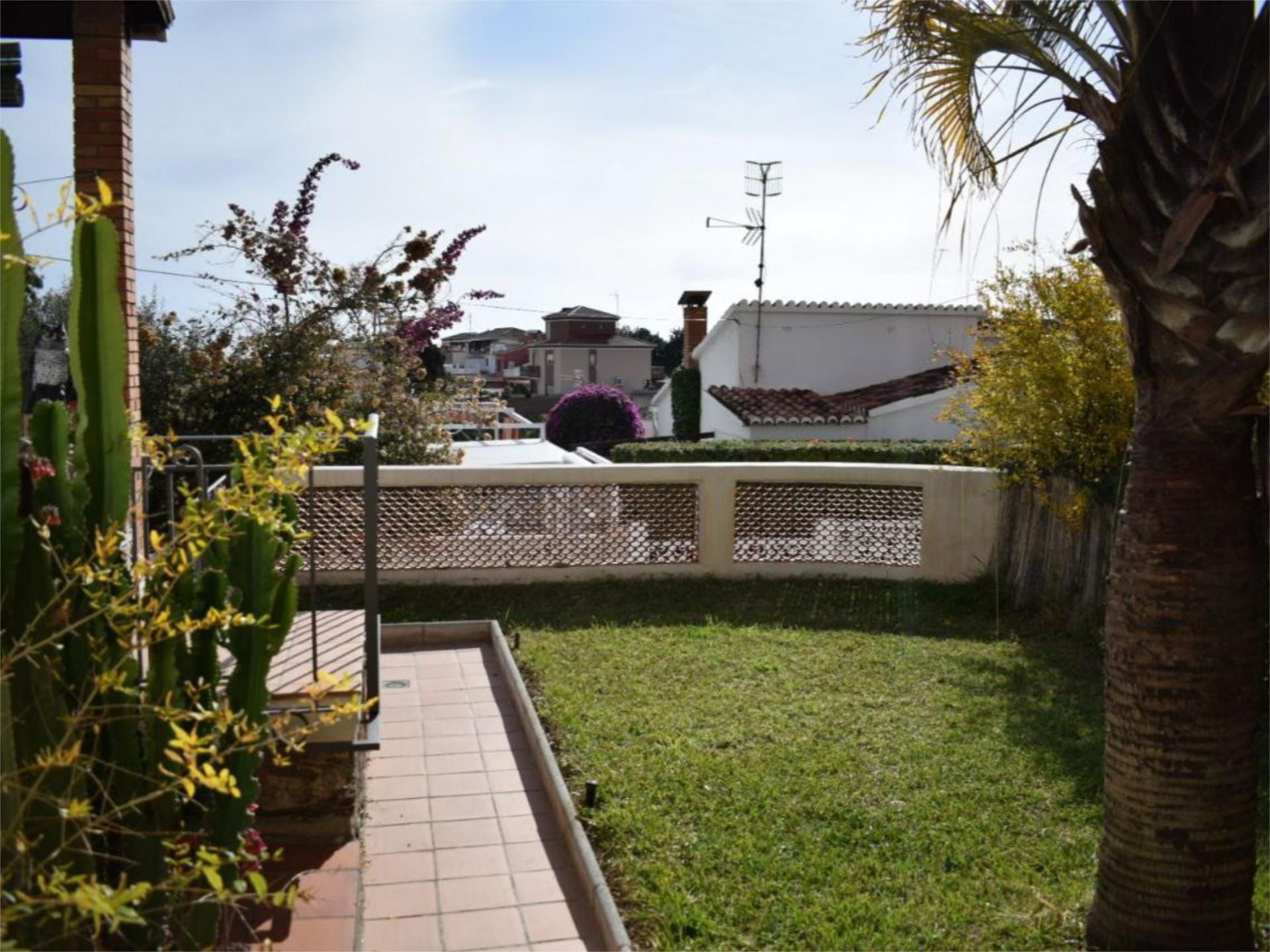 Jardí de Casa o xalet en venda en Almuñécar amb Aire condicionat i Terrassa
