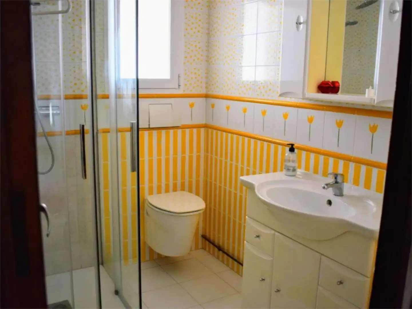 Piso en venta en Calle los Plátanos, 4, Cotobro Baño de Piso en venta en Almuñécar con Aire acondicionado, Calefacción y Jardín privado