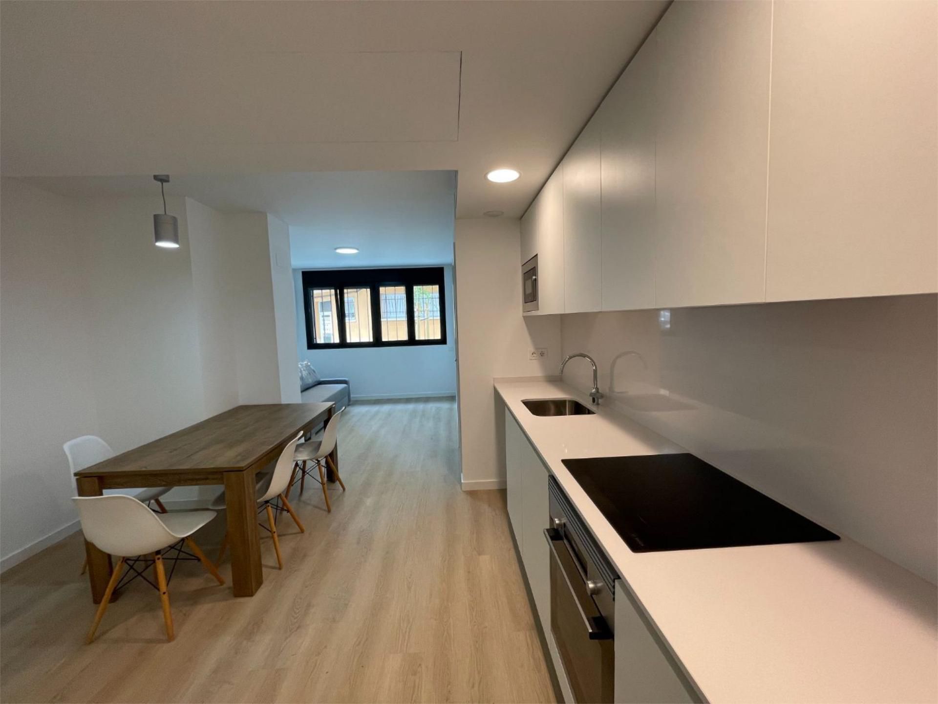 Cuina de Pis de lloguer en Terrassa amb Aire condicionat, Calefacció i Piscina