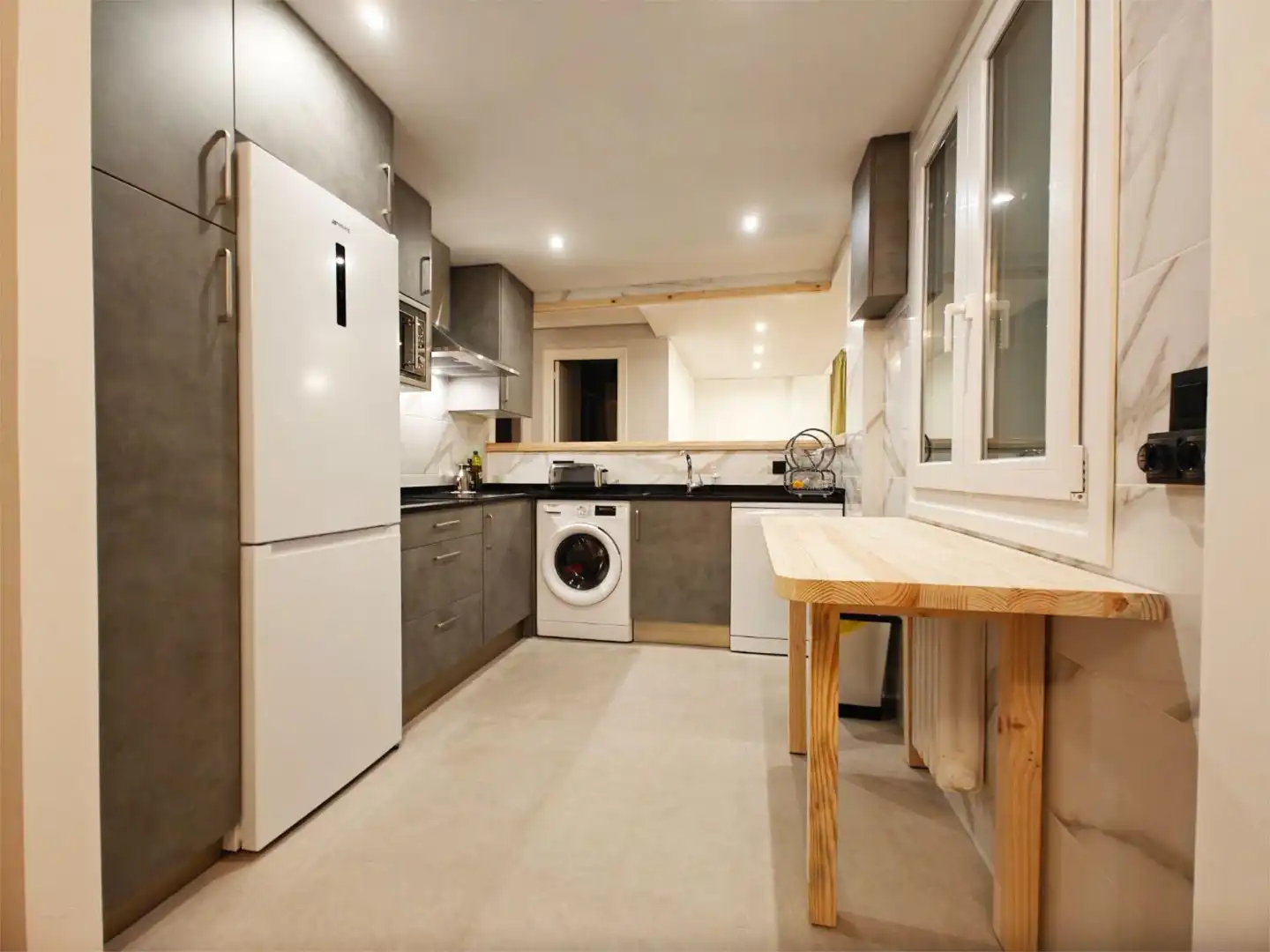 Piso en venta en Calle de Nuestra Señora de Belén, 4, San Agustín - Parque Europa Cocina de Piso en venta en Burgos Capital