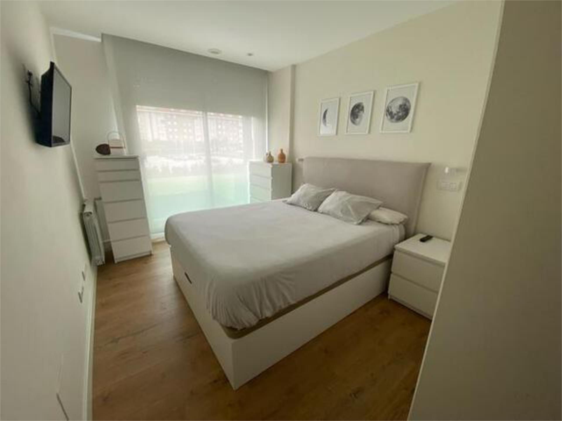 Bedroom of Flat to rent in Santander  with Heating, Terrace and Furnished