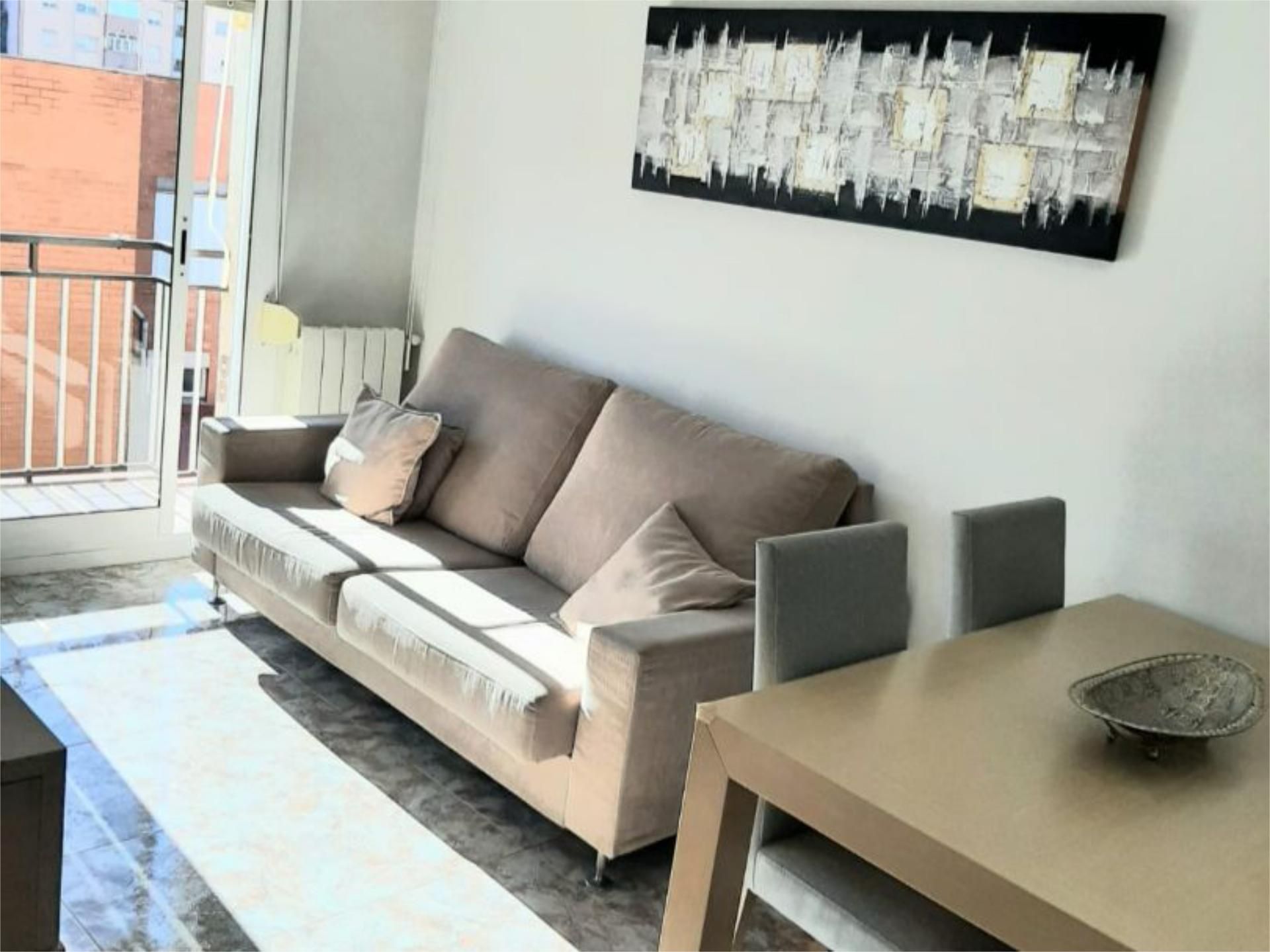 Sala d'estar de Pis en venda en Badalona amb Aire condicionat i Balcó