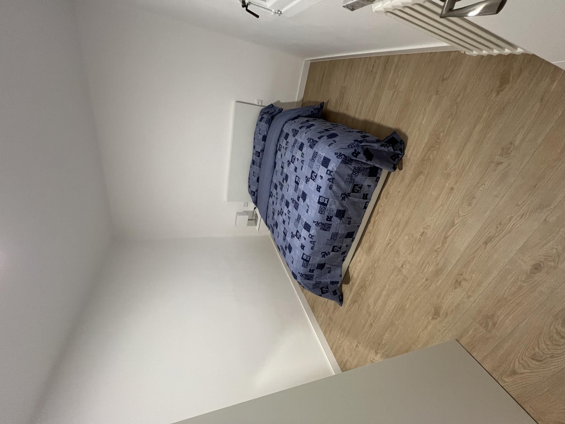 Bedroom of Flat to share in Vic  with Air Conditioner, Heating and Parquet flooring