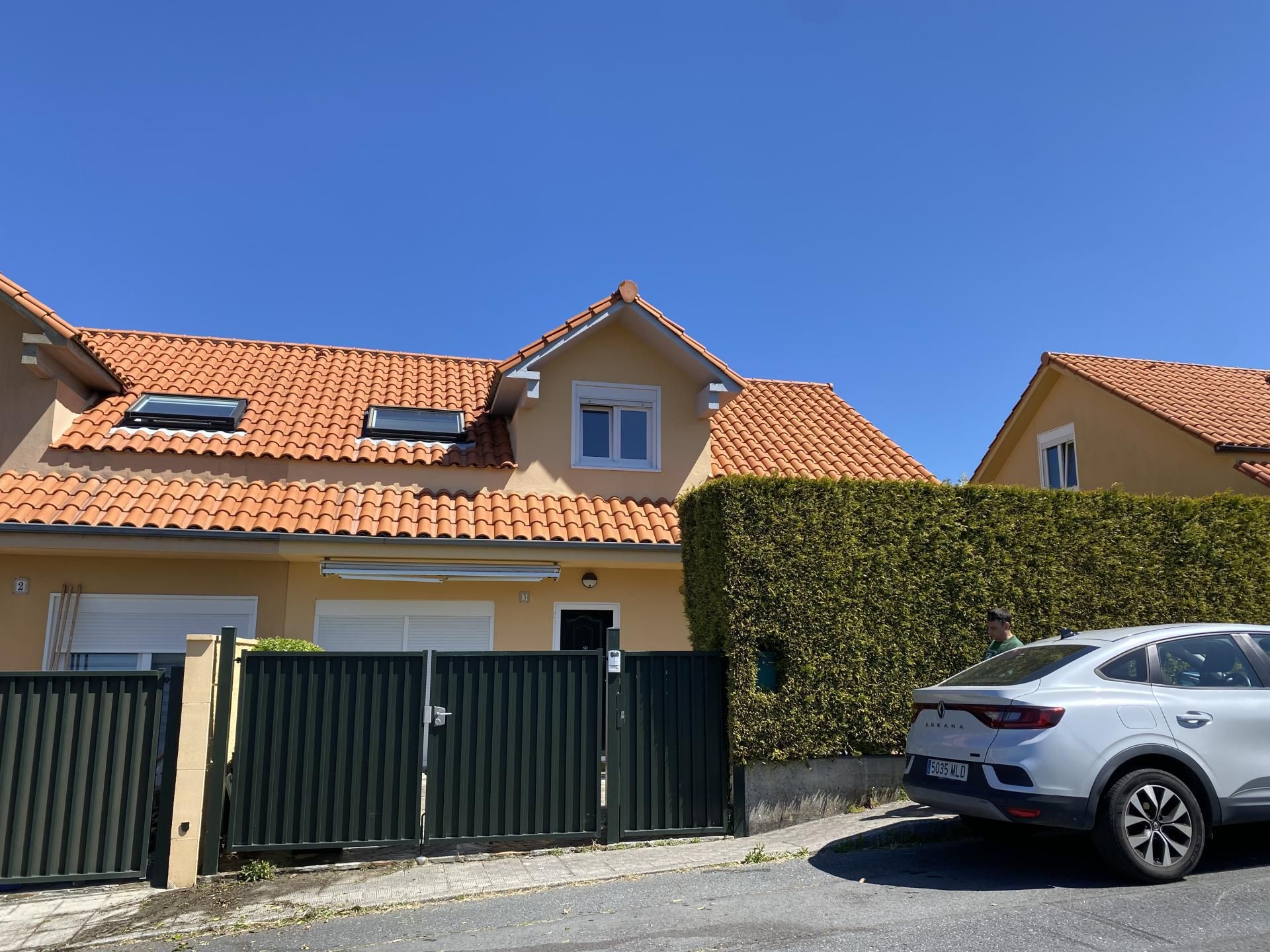Casa adosada en venda a Calle Breogán 12, 3, Mesoiro Vista exterior de Casa adosada en venda en A Coruña Capital amb Calefacció, Jardí privat i Parquet
