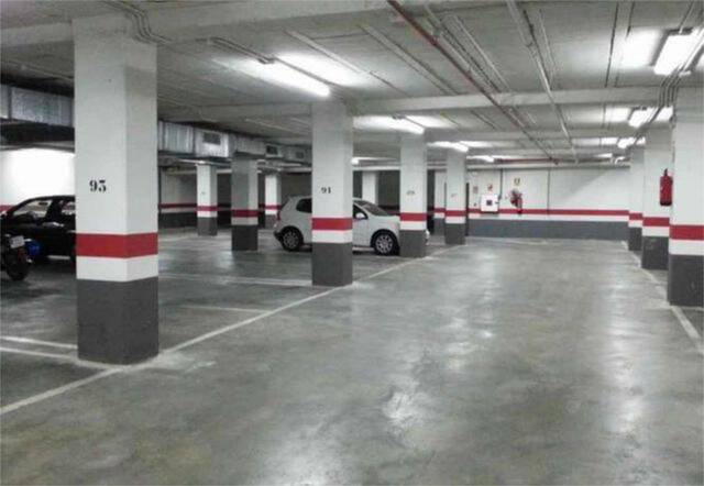 Garaje en Alquiler en El Cónsul - Ciudad Universitaria - El Romeral