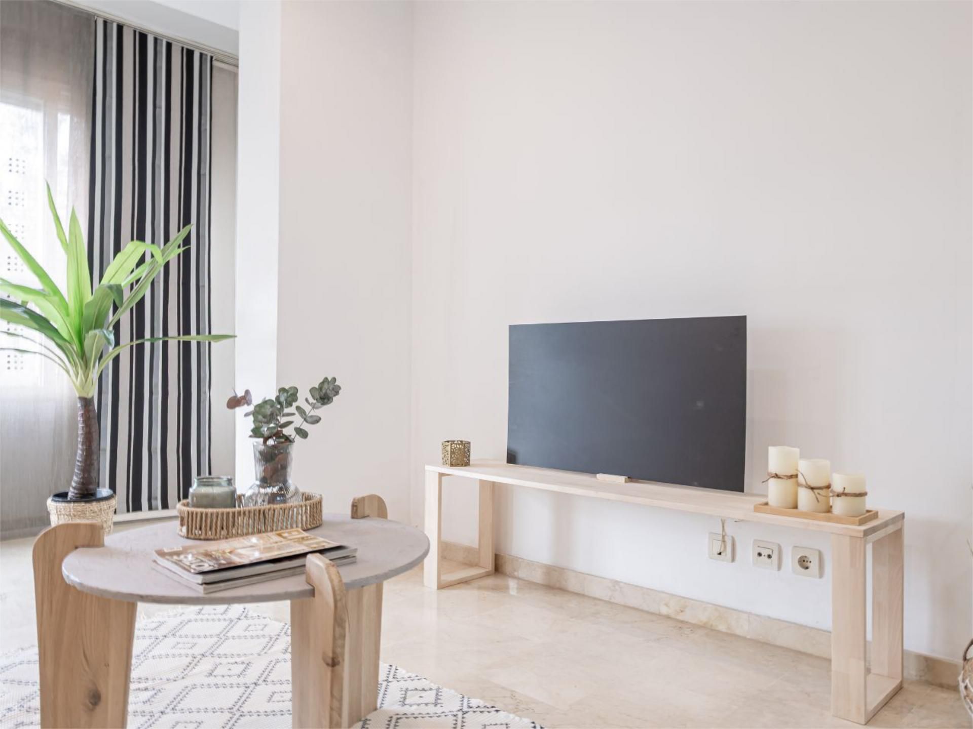 Flat for sale in Avinguda del Mestre Rodrigo, 82, Sant Pau Living room of Flat for sale in Valencia Capital with Air Conditioner and Swimming Pool