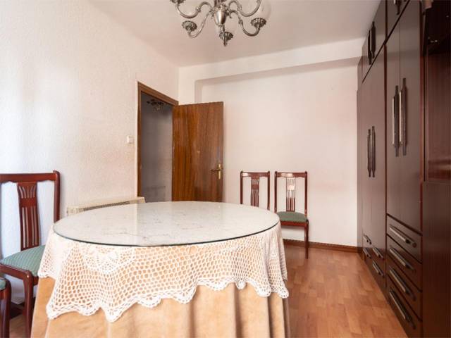 Piso en Venta en Calle Flor, 1 en Avenida Valladolid - Barriada Yagüe