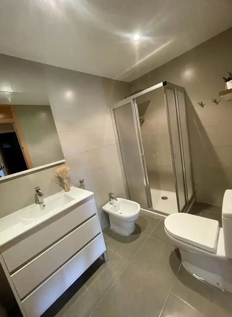 Ático en venta en Avinguda Emporda, 54, Sant Pere Pescador Baño de Ático en venta en Sant Pere Pescador con Aire acondicionado, Calefacción y Terraza