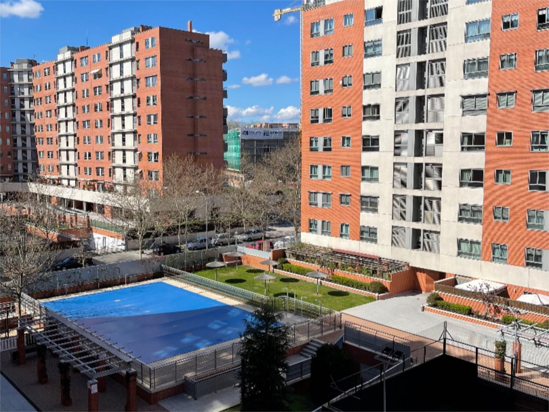 Piscina de Pis en venda en  Madrid Capital amb Aire condicionat, Terrassa i Piscina