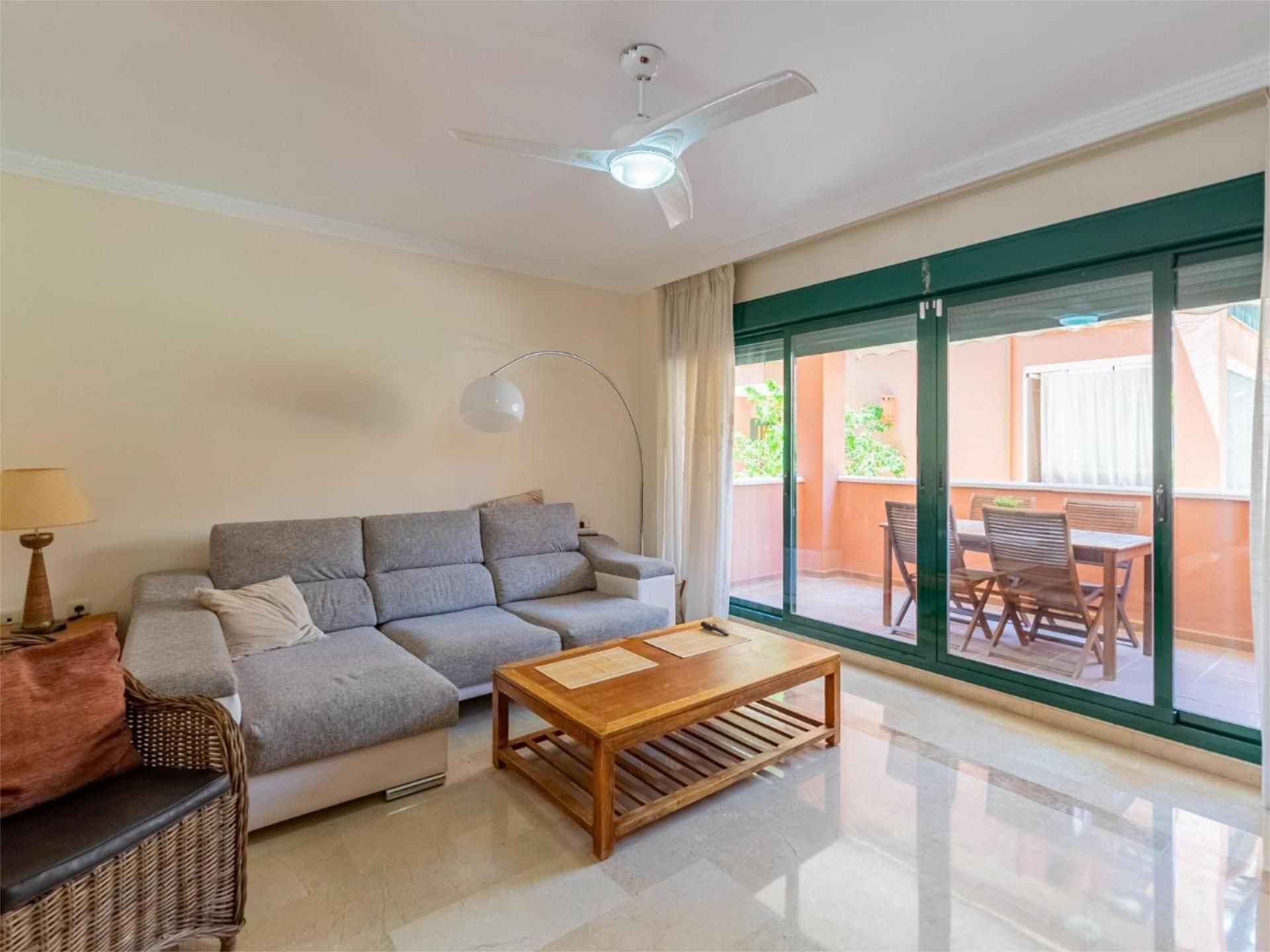 Sala de estar de Piso en venta en Marbella con Aire acondicionado y Piscina