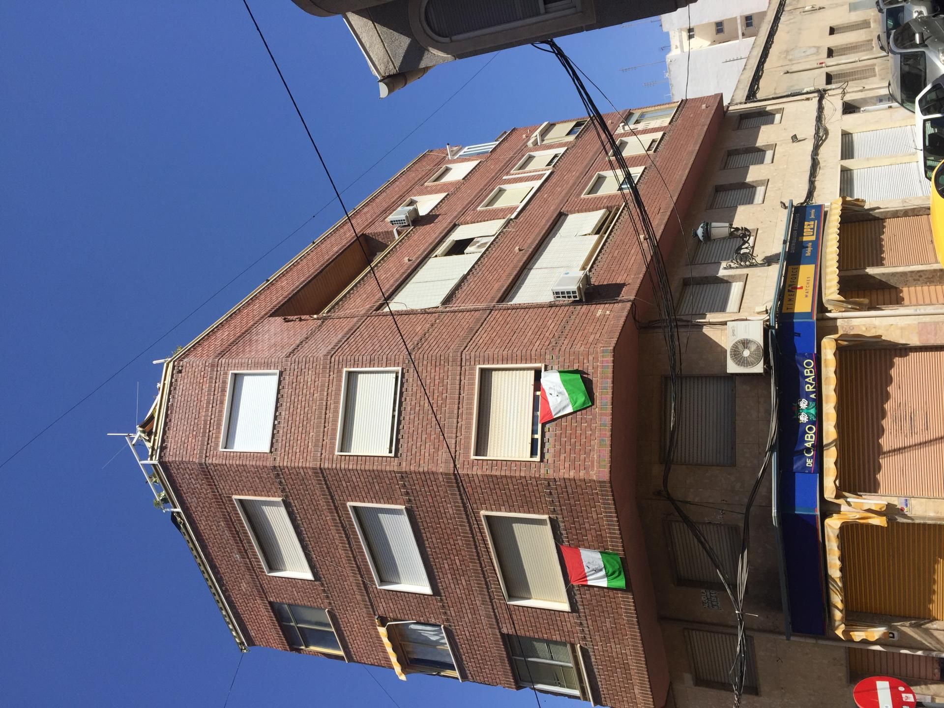 Vista exterior de Loft en venda en Elda amb Aire condicionat i Balcó