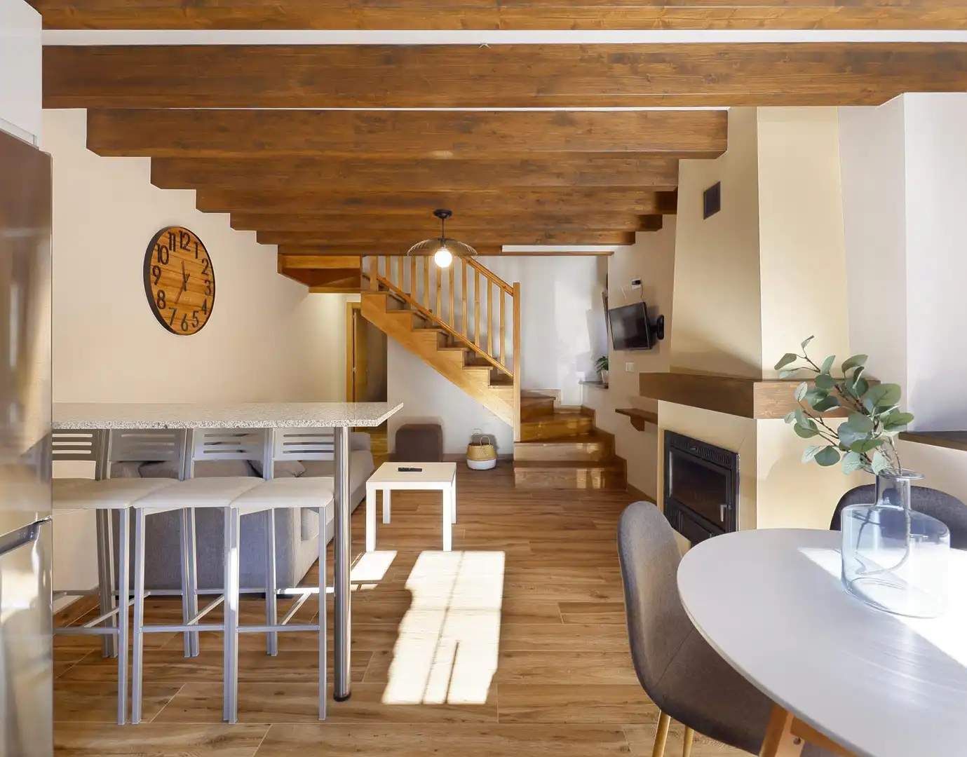 Einfamilien-Reihenhaus zum Verkauf in Lugar Sotu, 63, Piloña Wohnzimmer von Einfamilien-Reihenhaus zum Verkauf in Piloña mit Terrasse und Balkon