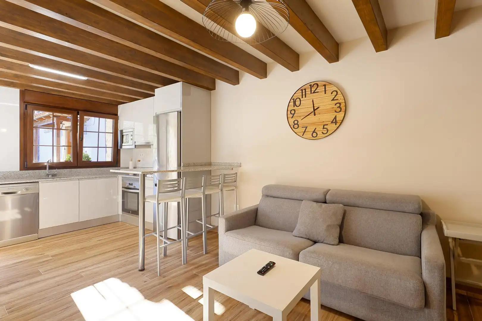 Einfamilien-Reihenhaus zum Verkauf in Lugar Sotu, 63, Piloña Wohnzimmer von Einfamilien-Reihenhaus zum Verkauf in Piloña mit Terrasse und Balkon