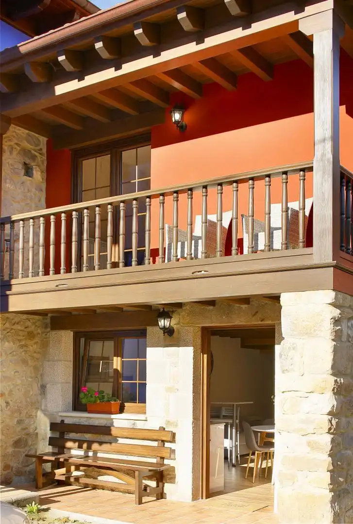 Einfamilien-Reihenhaus zum Verkauf in Lugar Sotu, 63, Piloña Terrasse von Einfamilien-Reihenhaus zum Verkauf in Piloña mit Terrasse und Balkon