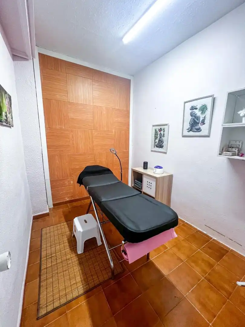 Habitación de Local de alquiler en Quart de Poblet con Aire acondicionado