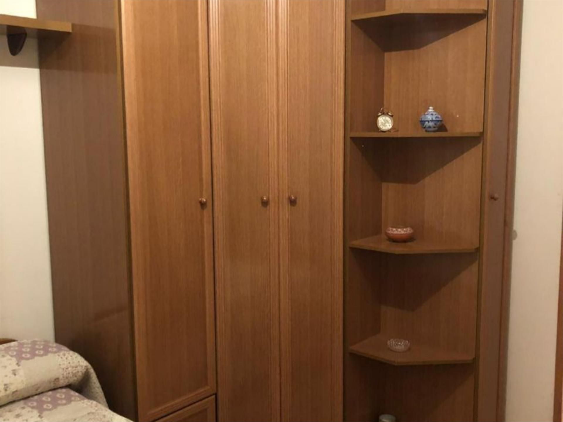 Dormitori de Pis de lloguer en Ponferrada amb Calefacció, Parquet i Moblat