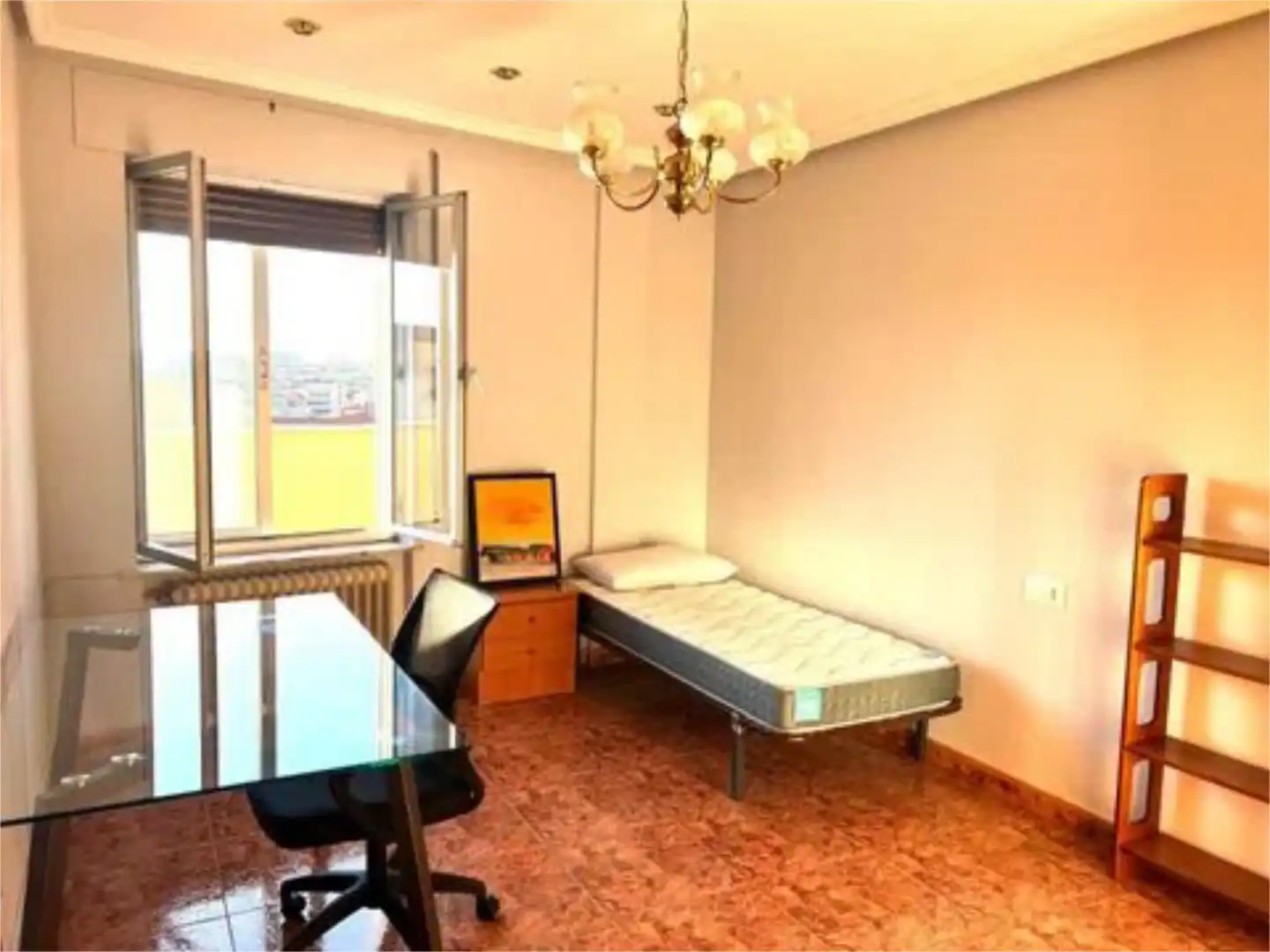 Zimmer in Paseo de Canalejas, 92, San Esteban - San Cristóbal Zimmer in Paseo de Canalejas, 92, San Esteban - San Cristóbal