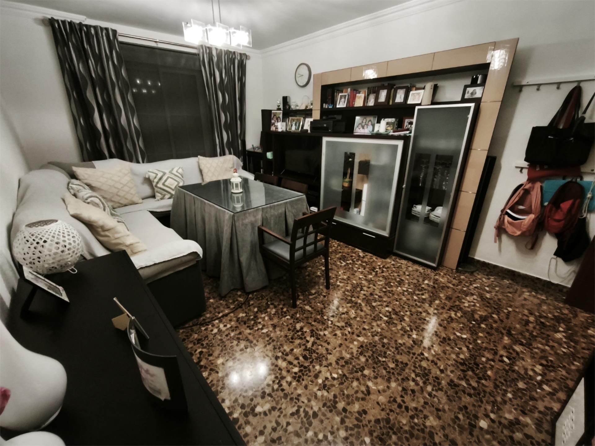 Sala d'estar de Pis en venda en Lucena amb Aire condicionat i Balcó