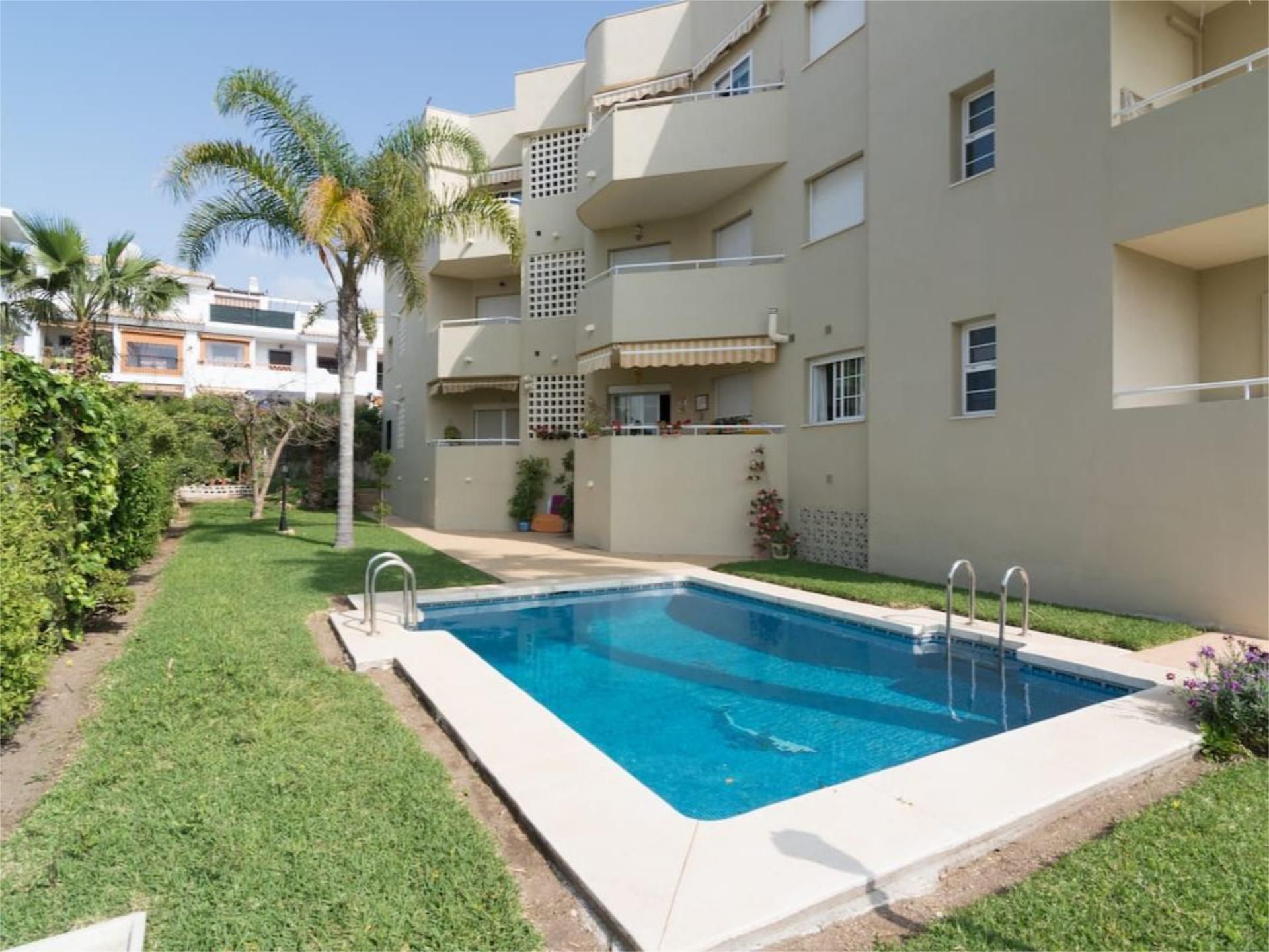 Piscina de Ático en venta en Torremolinos con Aire acondicionado, Terraza y Piscina