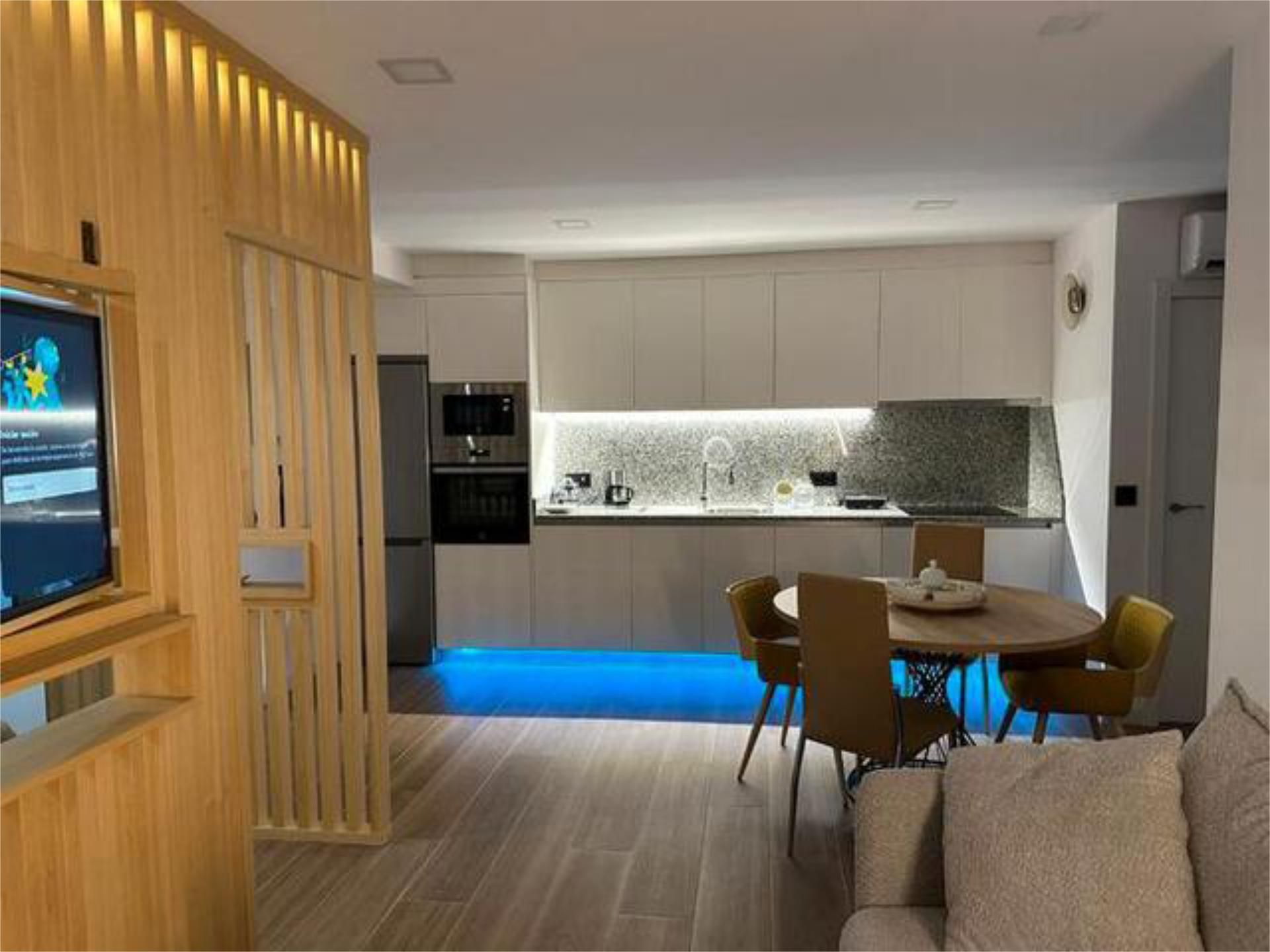 Cuina de Apartament de lloguer en Poio amb Calefacció, Jardí privat i Moblat