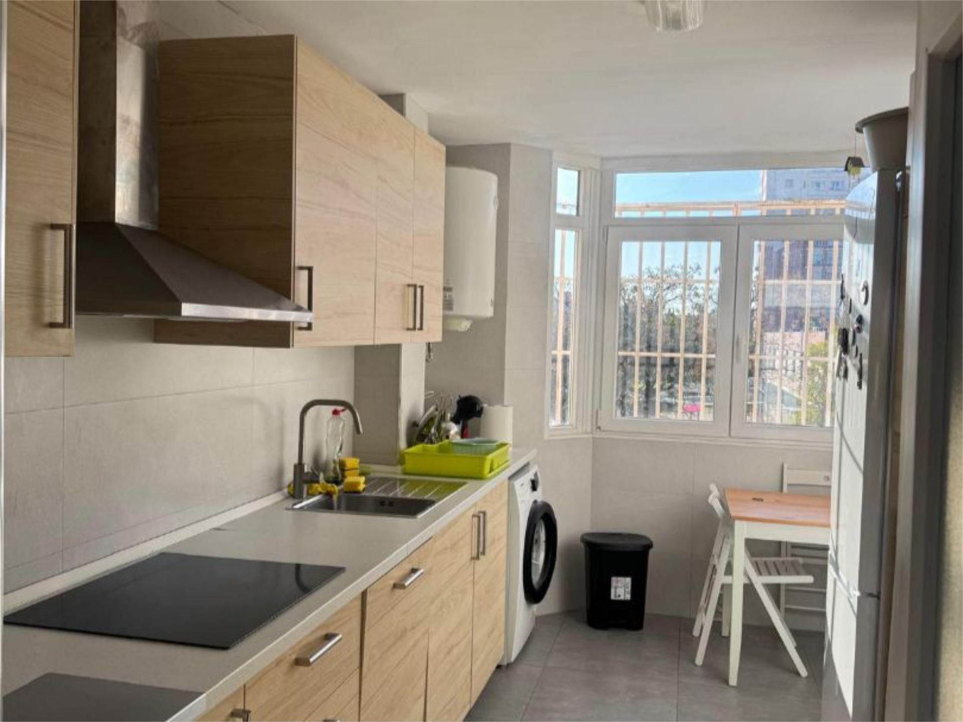 Cuina de Pis per a compartir en  Sevilla Capital amb Aire condicionat, Calefacció i Terrassa